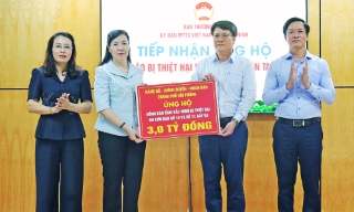 Đoàn công tác thành phố Hải Phòng trao 3 tỷ đồng hỗ trợ Nhân dân tỉnh Bắc Ninh khắc phục thiệt hại sau bão lũ
